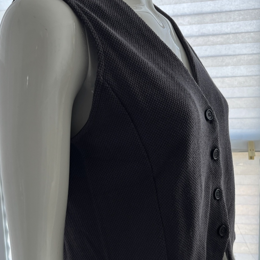Vest - Picture 6 of 7